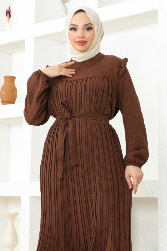 Kahverengi Piliseli Kuşaklı Elbise