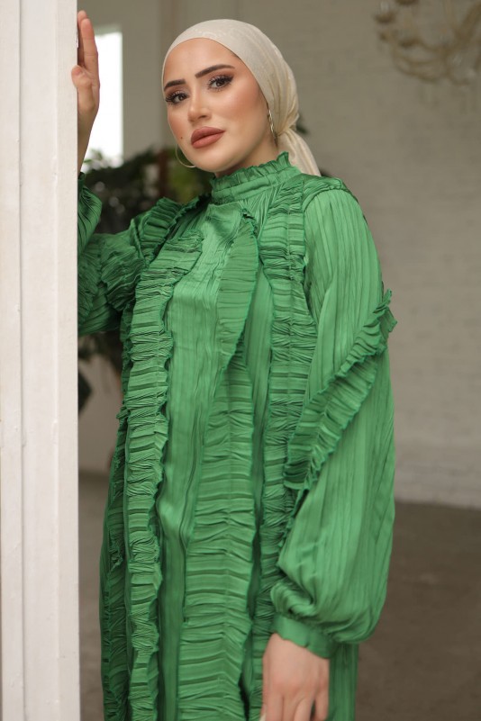 Yeşil Fırfır Detaylı Piliseli Elbise