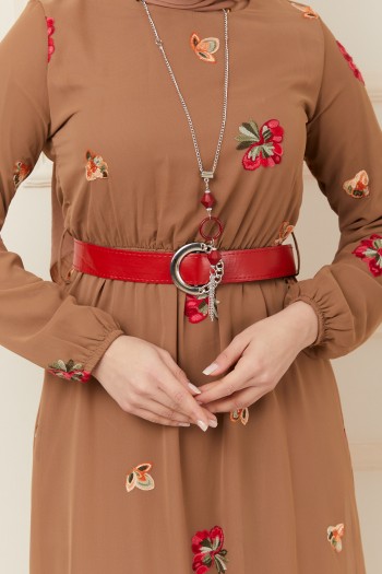 Nakış Detaylı Kemerli Şifon Tesettür Elbise/Kahverengi
