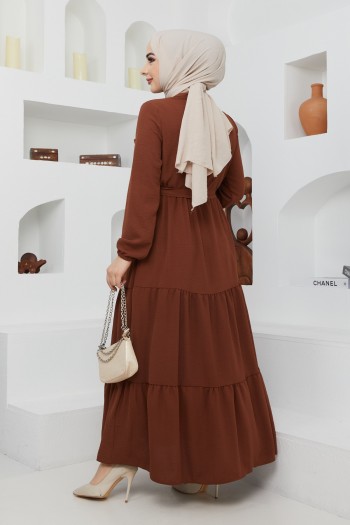 Önü Düğmeli Fırfır Detaylı Ayrobin Tesettür Elbise/Kahverengi