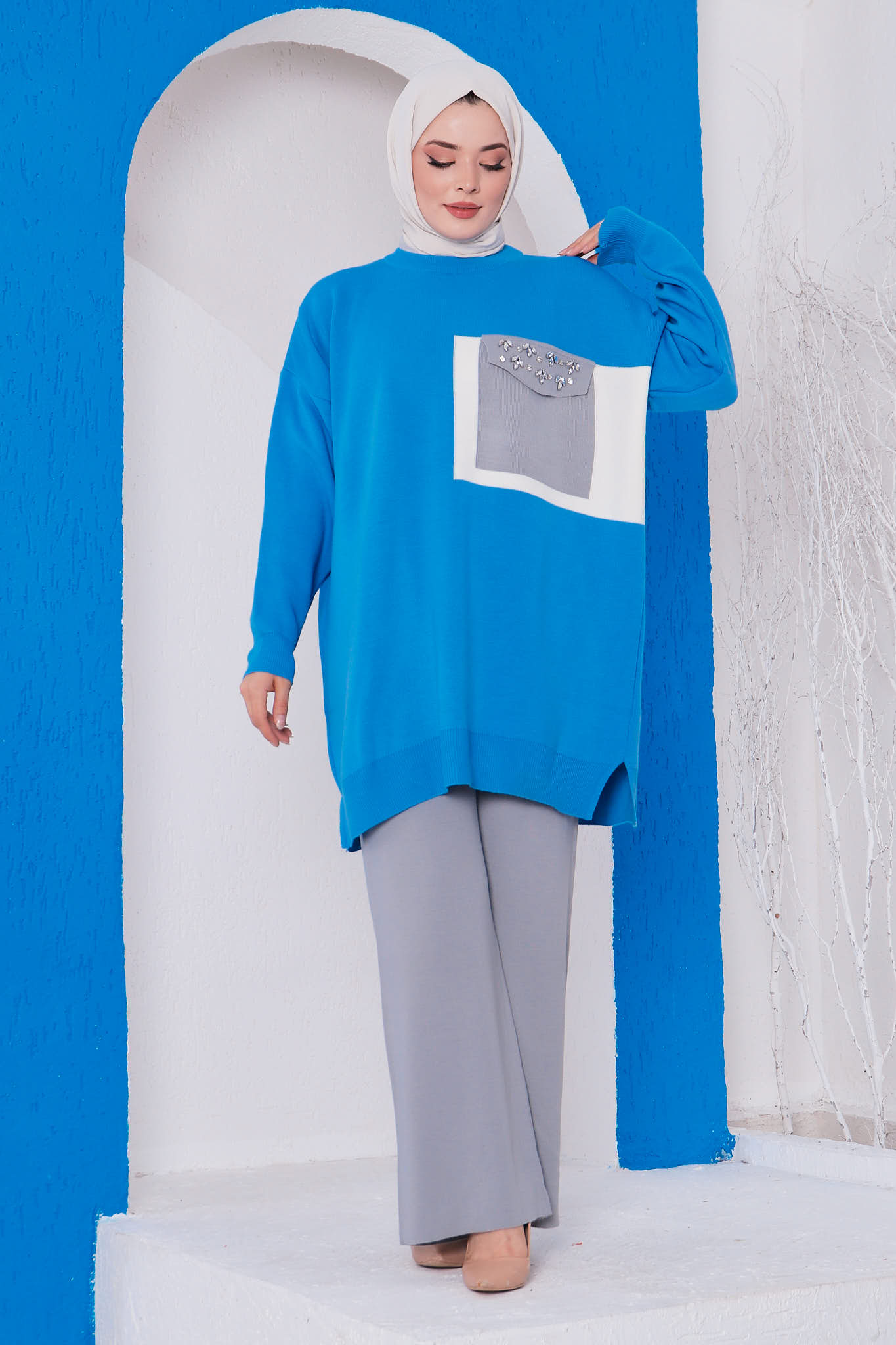 Mavi Kadın Modest Taş Detaylı Yırtmaçlı Tunik Pantolon Tesettür Triko Takım