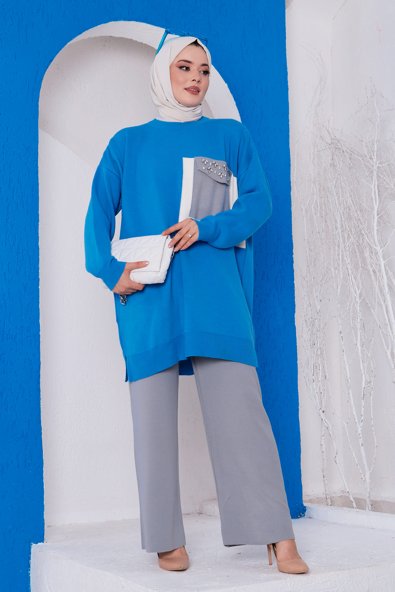 Mavi Kadın Modest Taş Detaylı Yırtmaçlı Tunik Pantolon Tesettür Triko Takım