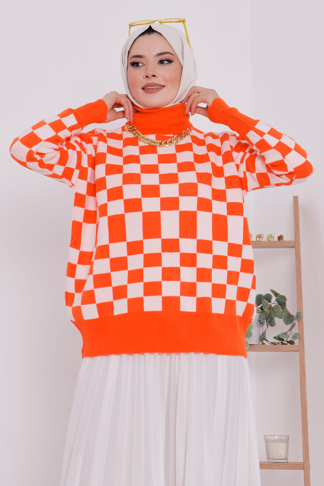 Orange Kadın Boğazlı Yaka Zincir Detaylı Renk Bloklu Triko Kazak