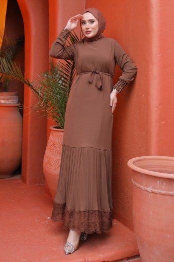 Kahverengi Taşlı Piliseli Güpürlü Şifon Elbise