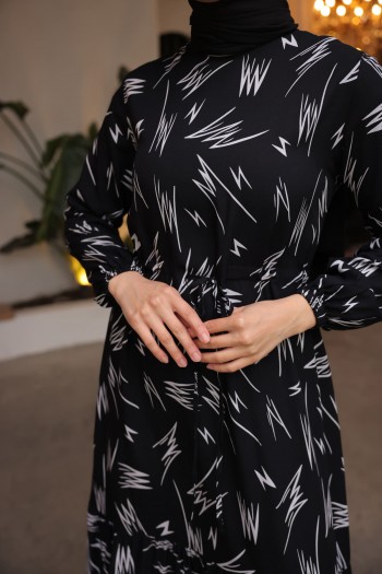 Siyah Eteği Katlı Kol Lastikli Desenli Viscon Elbise